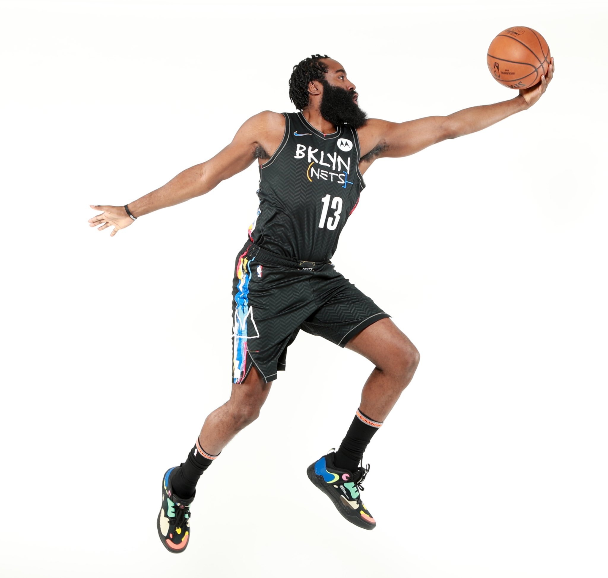 尤尔曼德：药厂目前无法和顶级球队比；阿隆索刚来时情况也这样（尤尔曼德：勒沃库森目前还达不到顶级队水准，阿隆索执教初期同样如此）