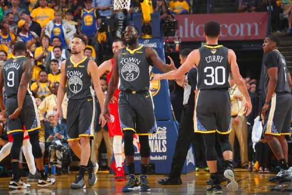 完爆克林根+碾压罗威！杨瀚森打成大腿，狂逼开拓者裁掉斯普利特（杨瀚森统治内线成球队大腿！压过克林根与罗威，开拓者或考虑裁掉斯普利特）