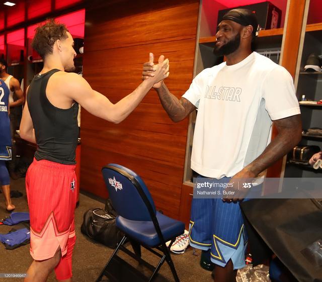 曾经的师徒，斯帕莱蒂和泽尔宾赛前互致问候（昔日师徒再相逢：斯帕莱蒂与泽尔宾赛前致意）