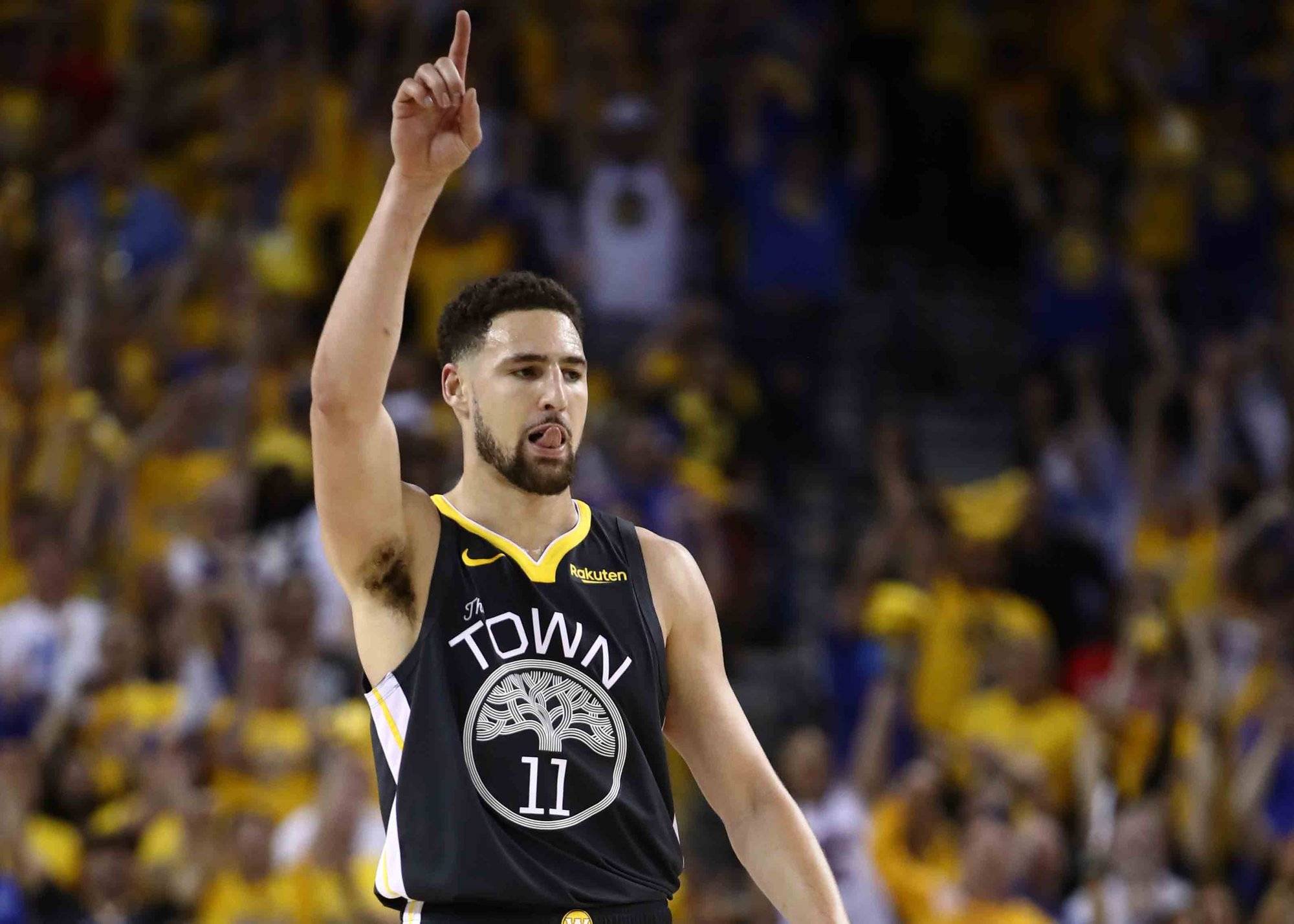 卡塔尔主场优势明显（卡塔尔借主场之势占得先机）