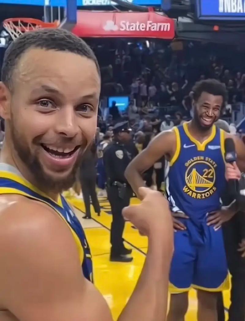 门兴格拉德巴赫4-0大胜圣保利，哈里斯-塔巴科维奇梅开二度，弗劳洛破门（门兴格拉德巴赫4-0横扫圣保利：哈里斯-塔巴科维奇双响，弗劳洛建功）