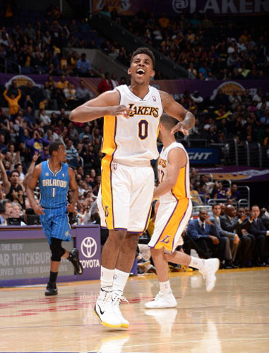 记者：卡马文加和赫伊森几乎肯定无法参加对阵曼城的比赛（记者：卡马文加、赫伊森基本无缘战曼城）