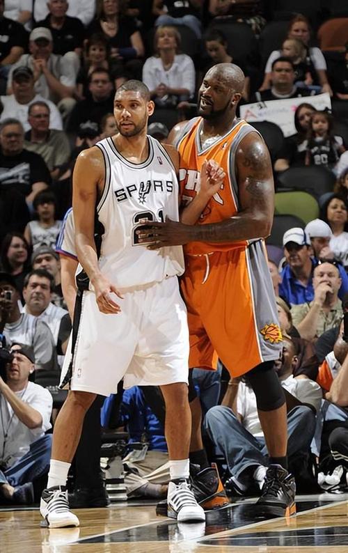 CBA球员最佳阵容提名：前三竞争激烈,（CBA最佳阵容提名出炉：前三名之争白热化）